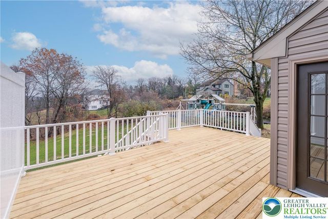 2243 Oakwood Court, Lowhill Twp, PA 18051