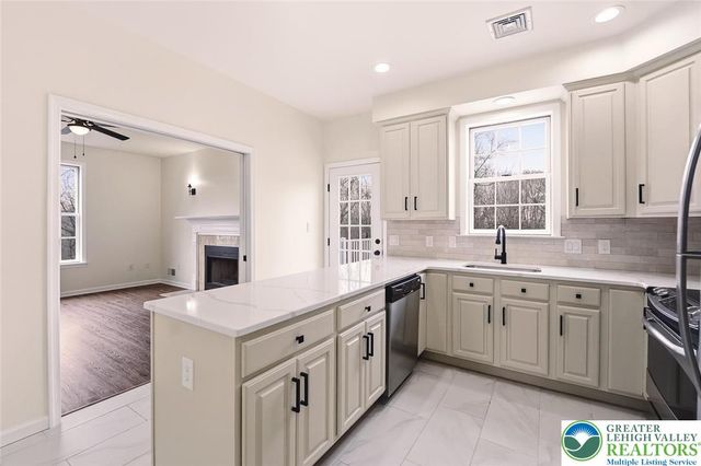 2243 Oakwood Court, Lowhill Twp, PA 18051