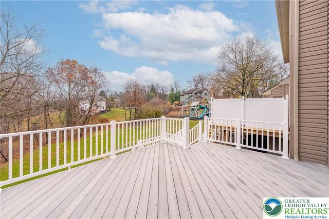 2243 Oakwood Court, Lowhill Twp, PA 18051