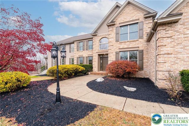 2243 Oakwood Court, Lowhill Twp, PA 18051