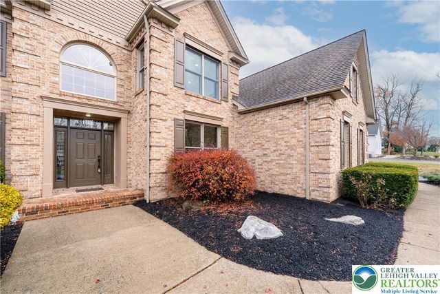 2243 Oakwood Court, Lowhill Twp, PA 18051