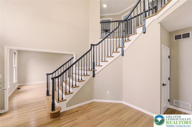 2243 Oakwood Court, Lowhill Twp, PA 18051