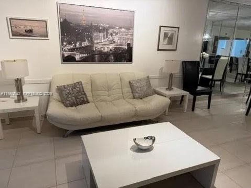 901 SW 141st Ave 405M, Pembroke Pines, FL 33027