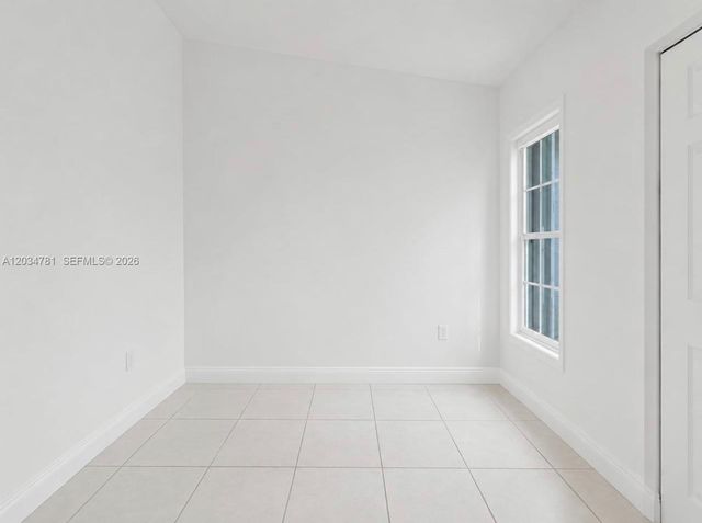 7611 SW 153rd Ct 204, Miami, FL 33193