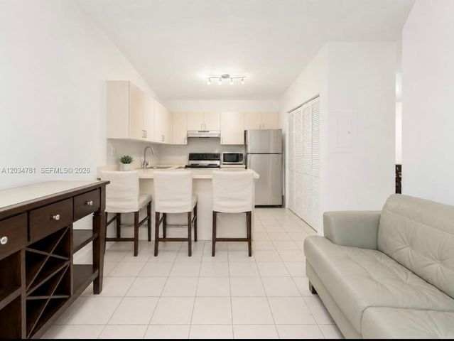 7611 SW 153rd Ct 204, Miami, FL 33193