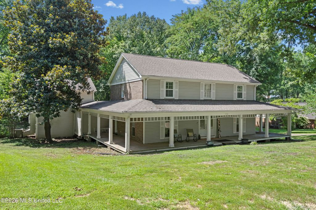 7130 Country Oaks Drive, Southaven, MS 38672 — exterior