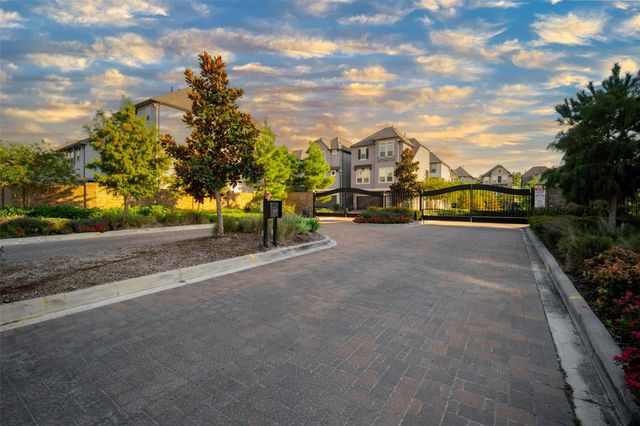 10709 Centre Forest Drive, Houston, TX 77043
