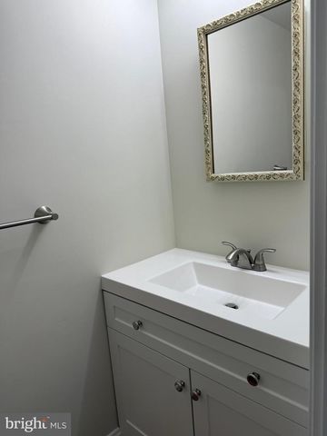 4602 LINMAR CT, Alexandria, VA 22312