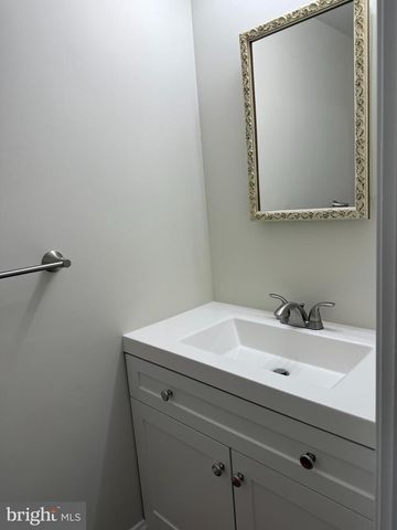 4602 LINMAR CT, Alexandria, VA 22312