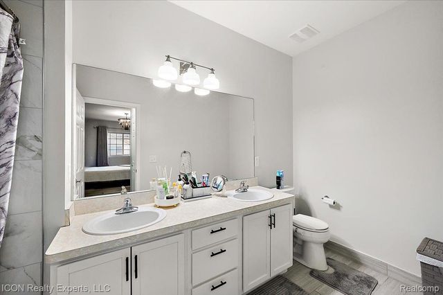 527 Red Oak Court, Walled Lake, MI 48390