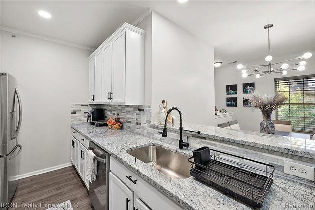 527 Red Oak Court, Walled Lake, MI 48390