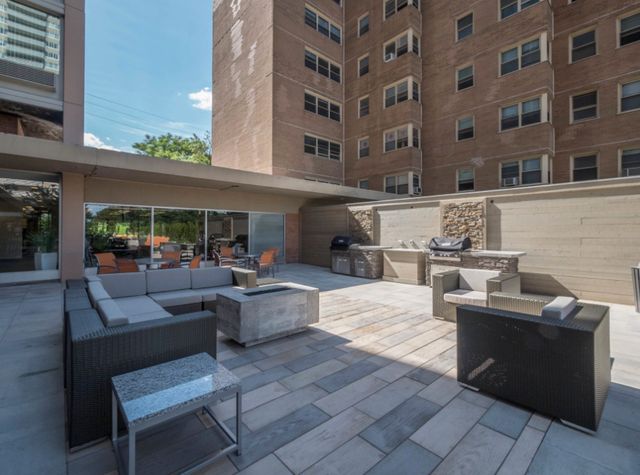 5600 N Sheridan Road 18C, Chicago, IL 60660