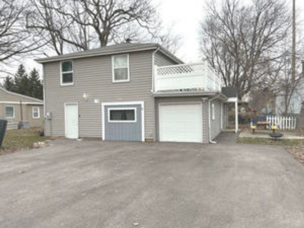 2604 Fair Oak Lane, Mchenry, IL 60051