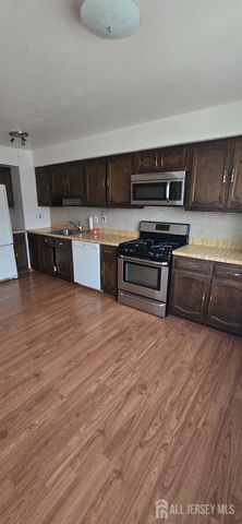 78 Highview Drive, Woodbridge Proper, NJ 07095