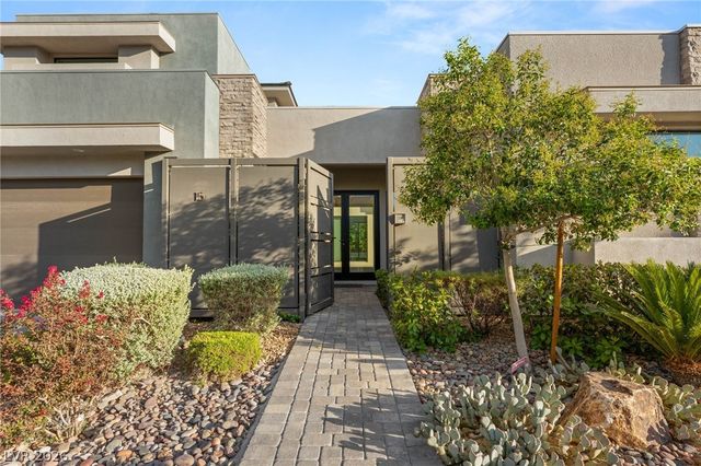 15 Gemstar Lane, Las Vegas, NV 89135