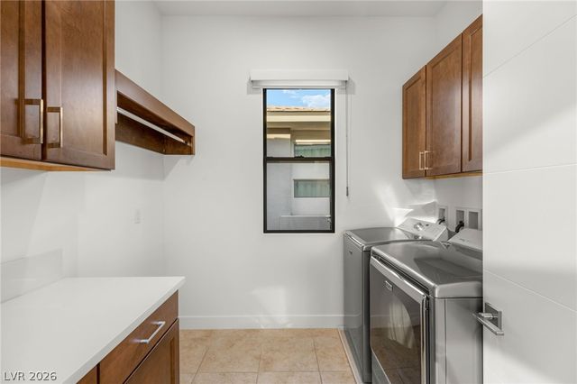 15 Gemstar Lane, Las Vegas, NV 89135