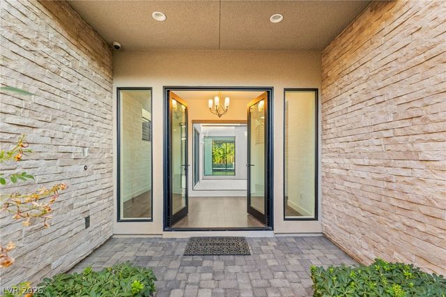 15 Gemstar Lane, Las Vegas, NV 89135