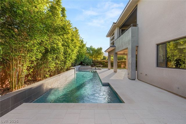 15 Gemstar Lane, Las Vegas, NV 89135