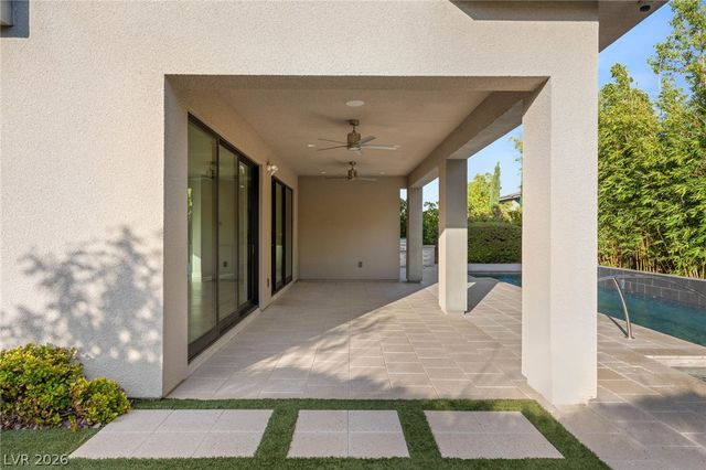 15 Gemstar Lane, Las Vegas, NV 89135