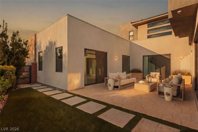 15 Gemstar Lane, Las Vegas, NV 89135