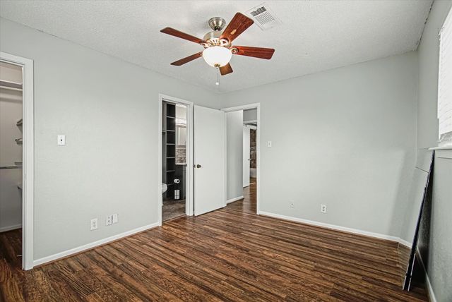 1190 Sailfish Street, Bayou Vista, TX 77563