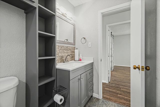 1190 Sailfish Street, Bayou Vista, TX 77563