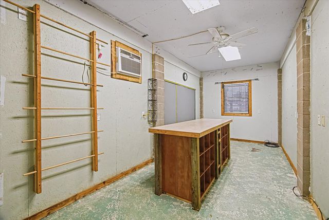 1190 Sailfish Street, Bayou Vista, TX 77563