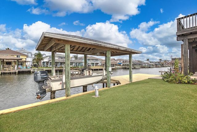 1190 Sailfish Street, Bayou Vista, TX 77563