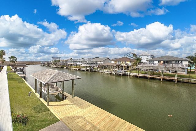 1190 Sailfish Street, Bayou Vista, TX 77563