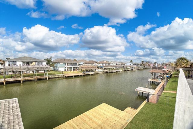 1190 Sailfish Street, Bayou Vista, TX 77563