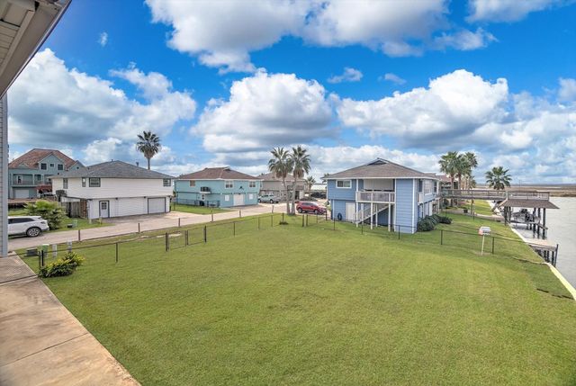 1190 Sailfish Street, Bayou Vista, TX 77563