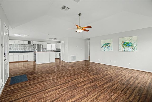 1190 Sailfish Street, Bayou Vista, TX 77563