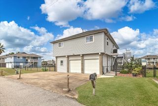 1190 Sailfish Street, Bayou Vista, TX 77563