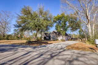 6051 The Woods Road, Picayune, MS 39466