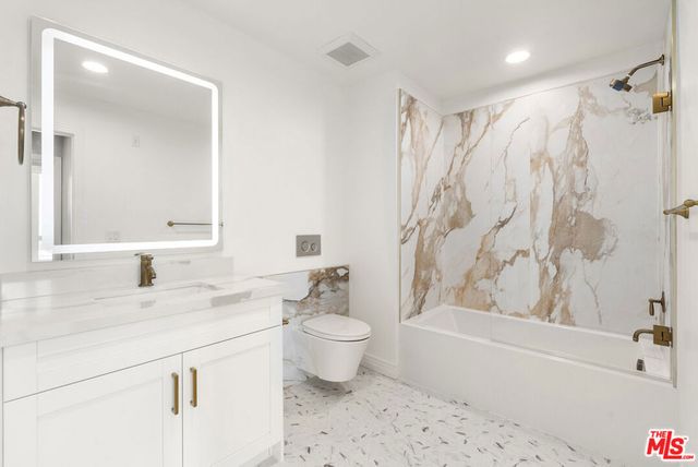 7428 Santa Monica Boulevard 308, West Hollywood, CA 90046