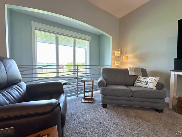 3220 SE Blackjack CIR, Topeka, KS 66609