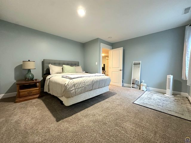3220 SE Blackjack CIR, Topeka, KS 66609