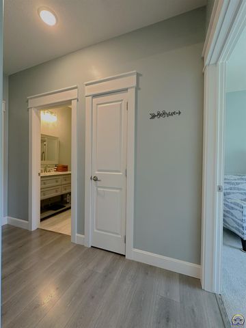 3220 SE Blackjack CIR, Topeka, KS 66609