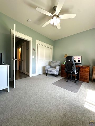 3220 SE Blackjack CIR, Topeka, KS 66609