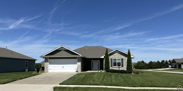 3220 SE Blackjack CIR, Topeka, KS 66609