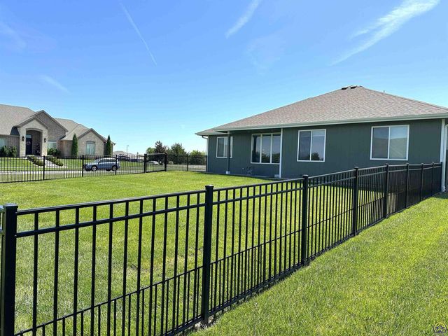 3220 SE Blackjack CIR, Topeka, KS 66609