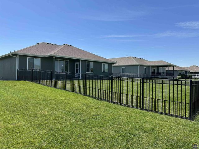 3220 SE Blackjack CIR, Topeka, KS 66609