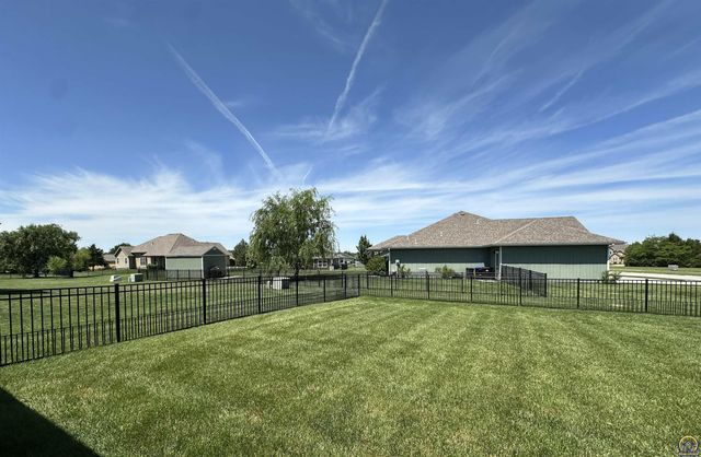 3220 SE Blackjack CIR, Topeka, KS 66609