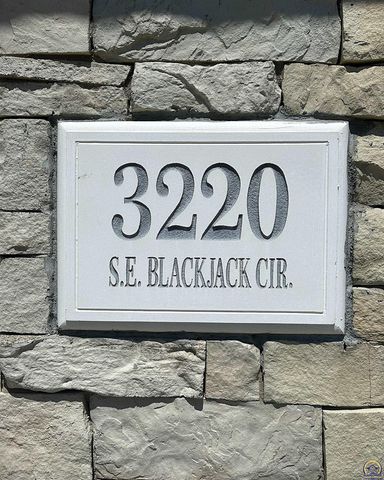 3220 SE Blackjack CIR, Topeka, KS 66609