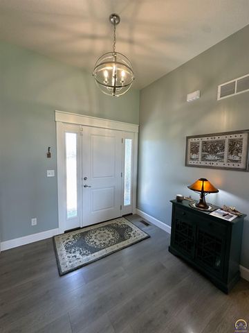 3220 SE Blackjack CIR, Topeka, KS 66609