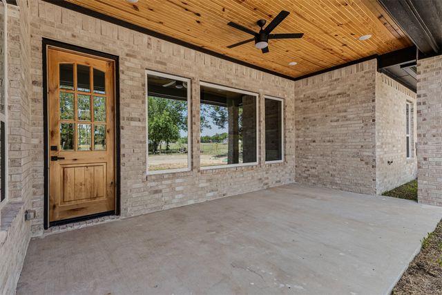5694 Klassik K Farm, Post Oak Bend, TX 75142