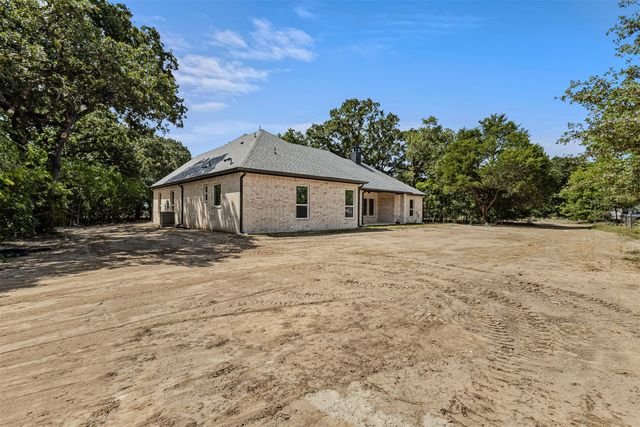 5694 Klassik K Farm, Post Oak Bend, TX 75142