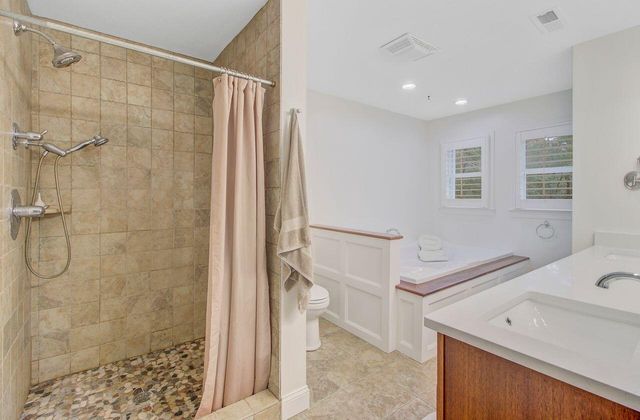 10088 Hercules Road, Mcclellanville, SC 29458