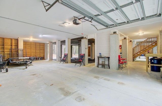 10088 Hercules Road, Mcclellanville, SC 29458