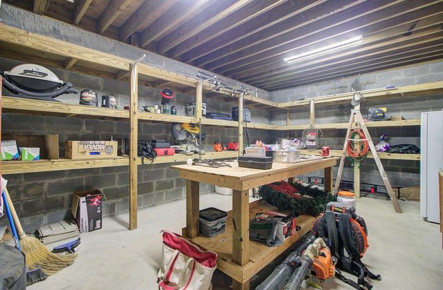 10088 Hercules Road, Mcclellanville, SC 29458